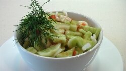 Огуречный салат «Пикантный»